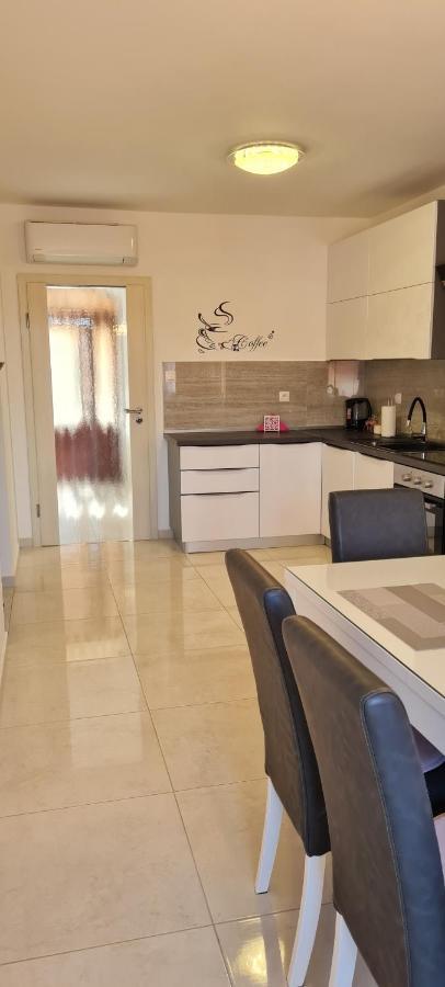 Apartman Tessa 벨라루카 외부 사진